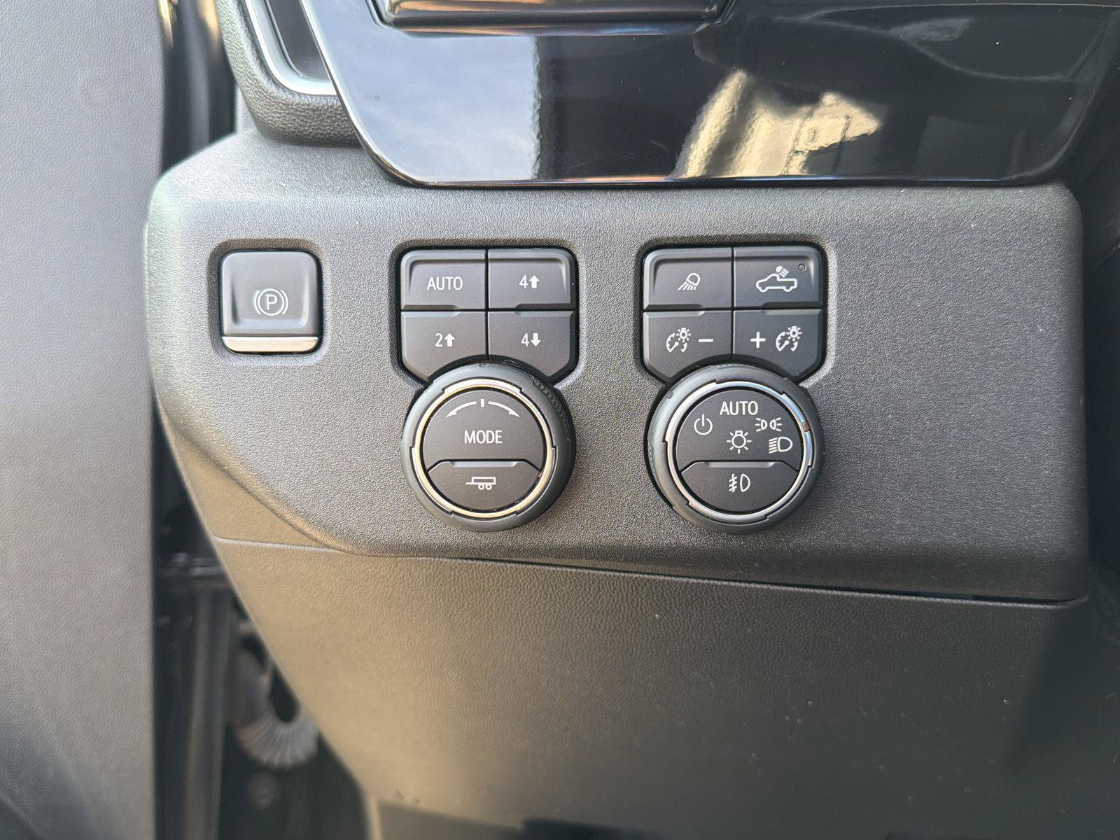 Used 2023 Chevrolet Silverado 1500 LTZ AWD/4WD image 20
