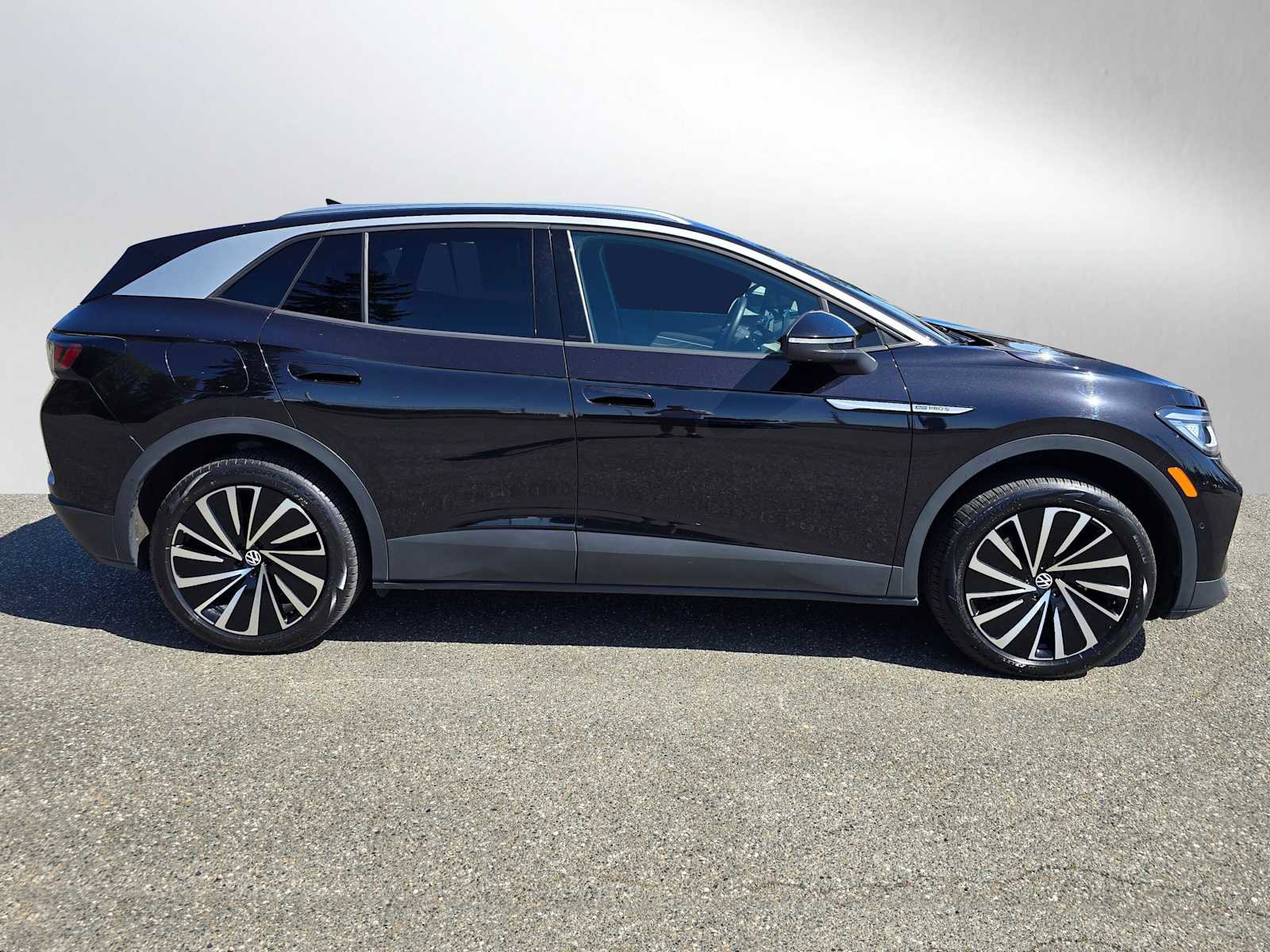 Used 2023 Volkswagen ID.4 Pro S AWD/4WD image 2