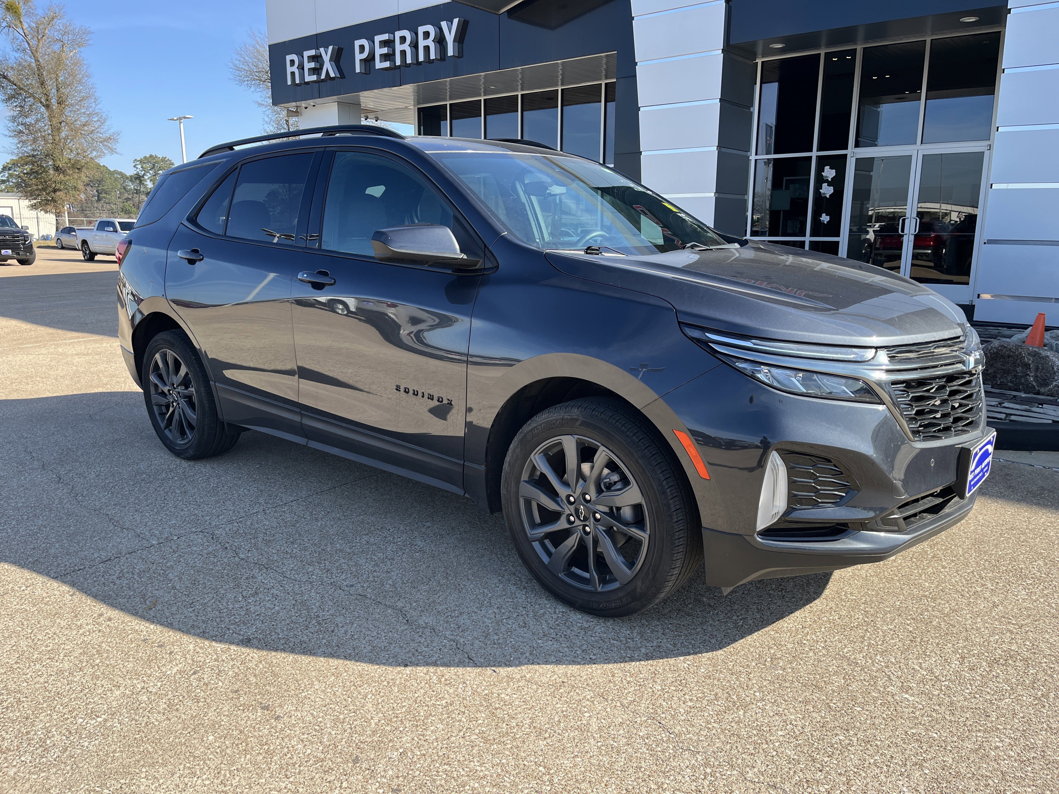 Used 2022 Chevrolet Equinox RS image 2