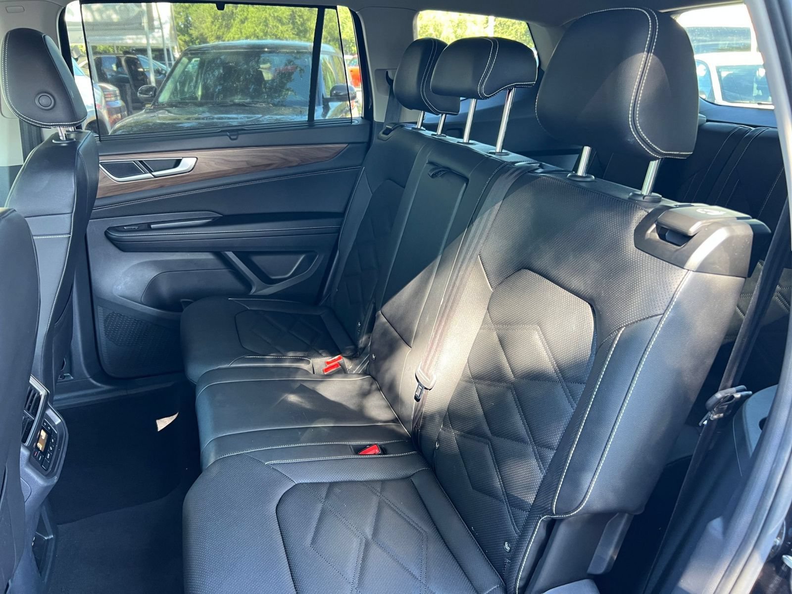 Used 2026 Volkswagen Atlas SE FWD image 40