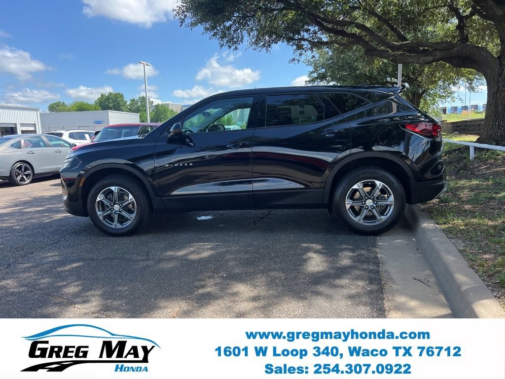 Used 2023 Chevrolet Blazer LT FWD image 4