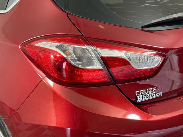 Used 2018 Chevrolet Cruze LT w/ Convenience Package FWD image 35