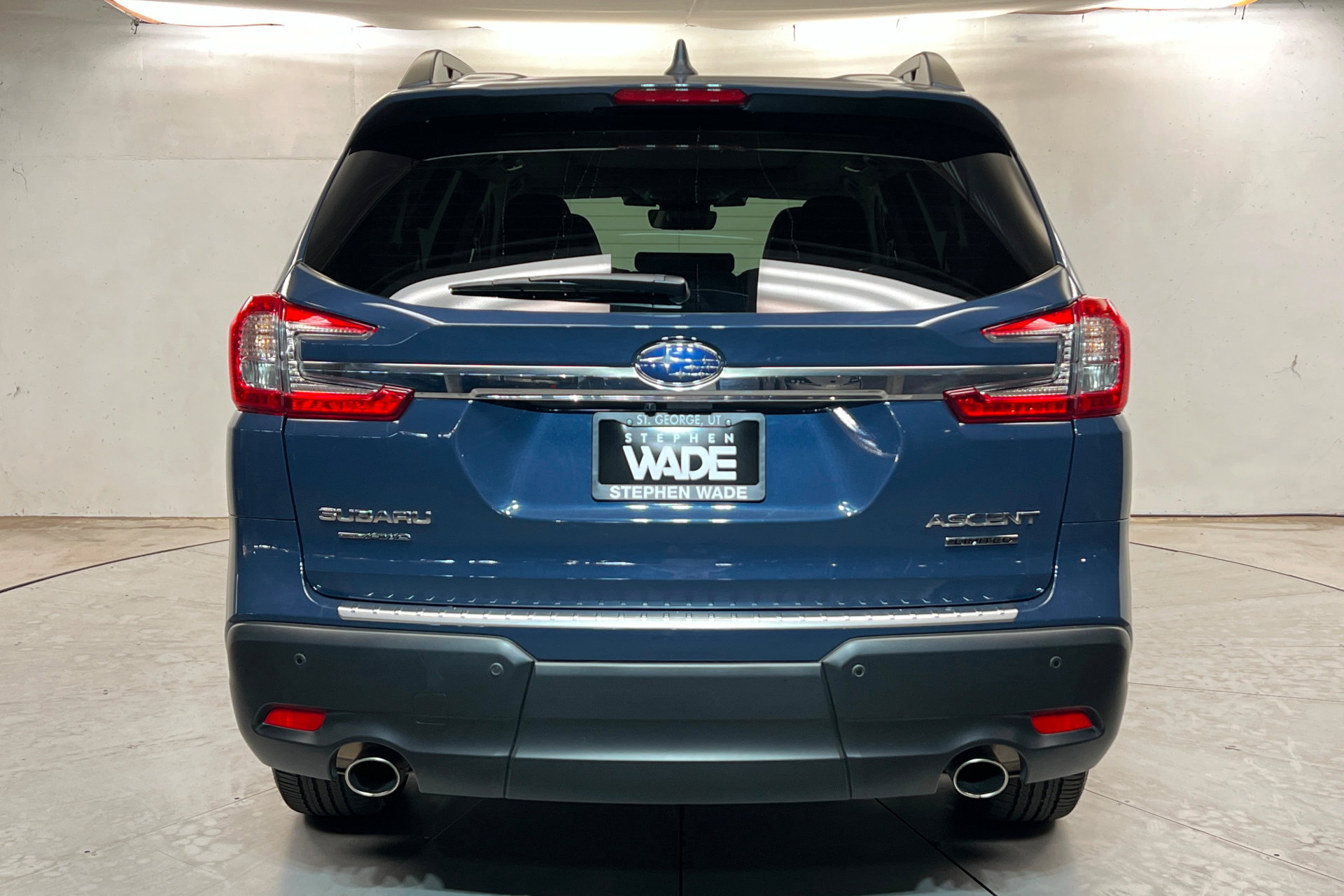 Used 2024 Subaru Ascent Limited w/ Technology Package AWD/4WD image 5