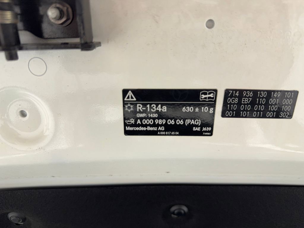 Used 2021 Mercedes-Benz GLC 300 4MATIC w/ Premium Package image 28