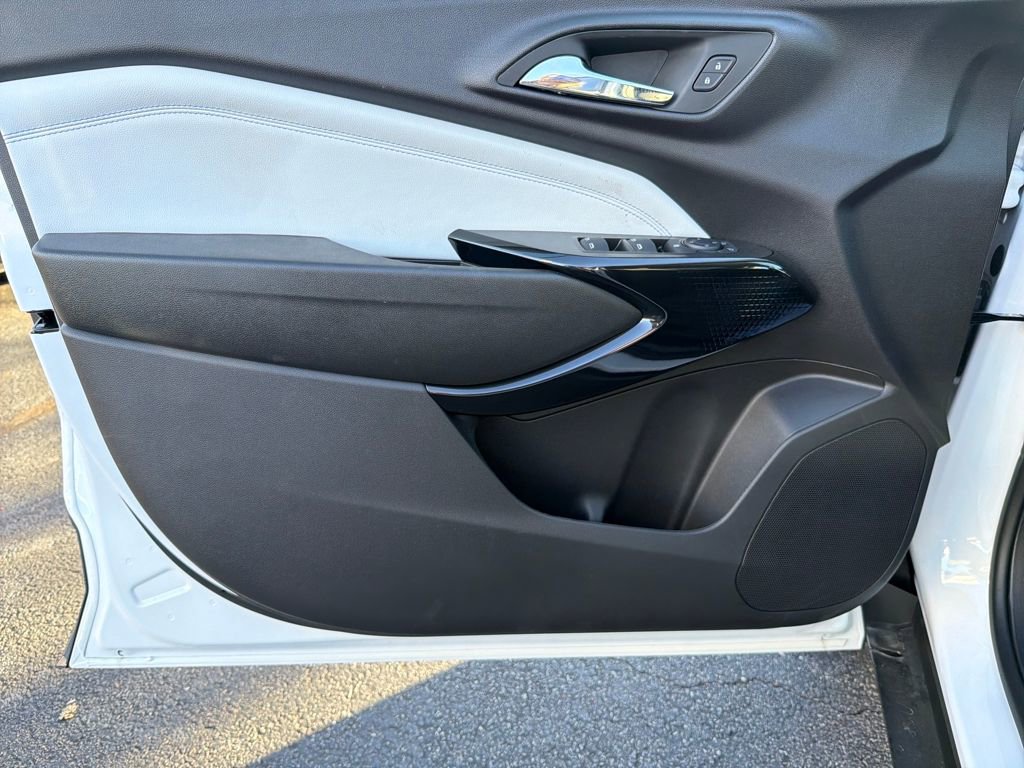 New 2025 Chevrolet Trax LT w/ LT Convenience Package image 10