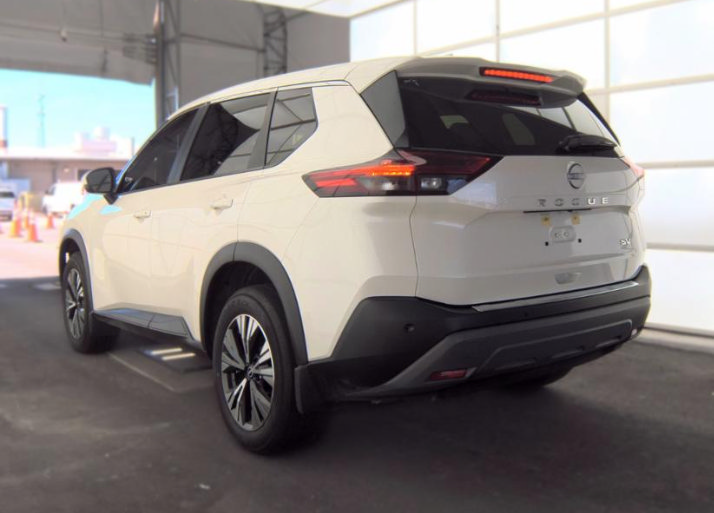 Used 2023 Nissan Rogue SV FWD image 4