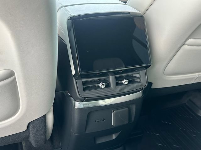 New 2026 Cadillac Vistiq Luxury w/ LPO, Floor Liner Package AWD/4WD image 15