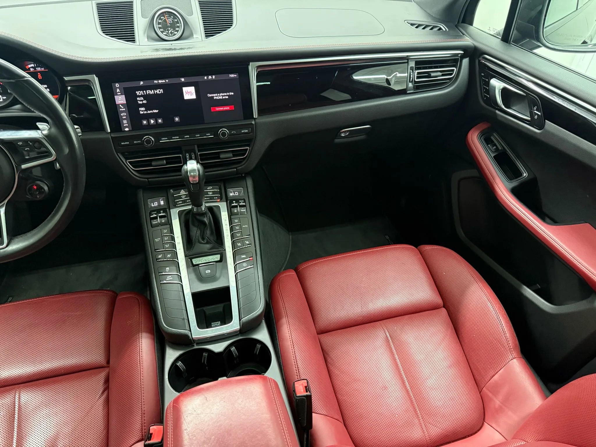 Used 2019 Porsche Macan Sport Edition image 32