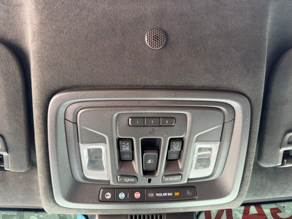 Used 2024 GMC Sierra 2500 Denali Ultimate AWD/4WD image 32