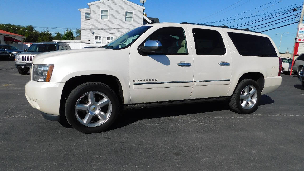 Used 2013 Chevrolet Suburban LTZ image 6