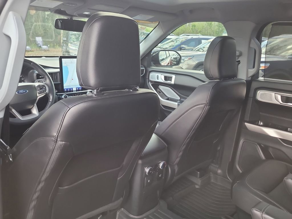 Certified 2023 Ford Explorer Limited w/ Limited Technology Package image 12