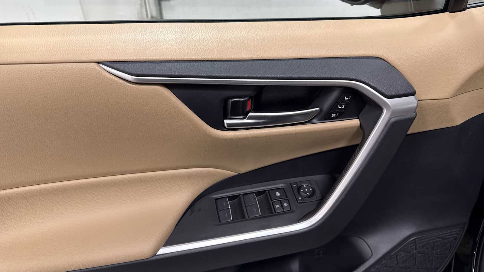 New 2025 Toyota RAV4 XLE Premium image 15