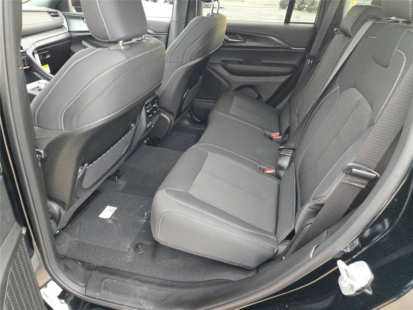 New 2025 Jeep Grand Cherokee Laredo w/ Luxury Tech Group I image 20