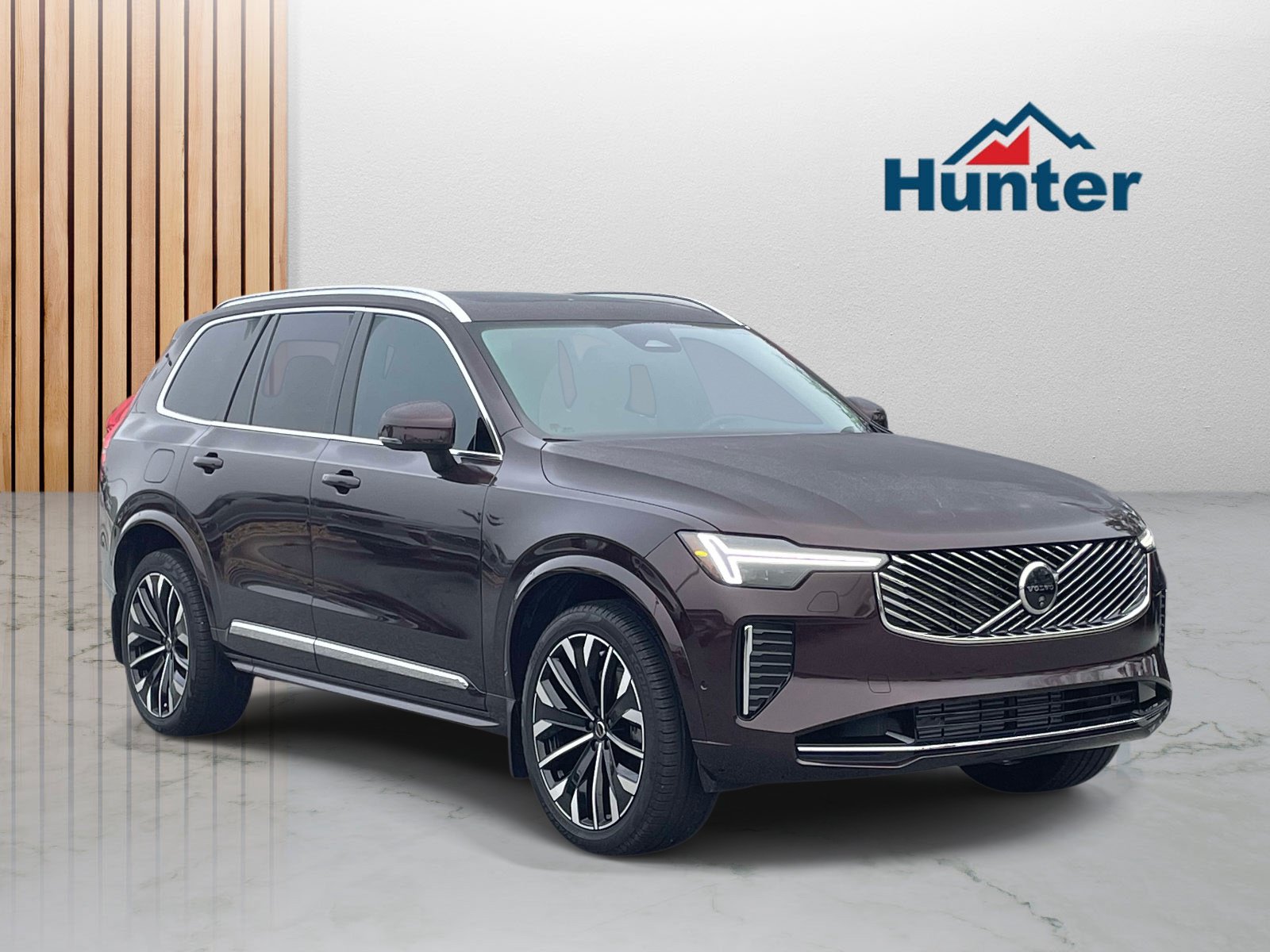 Used 2025 Volvo XC90 T8 Plus w/ Protection Package Premier AWD/4WD image 1