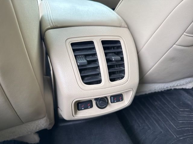 Used 2019 Ford Taurus Limited image 16