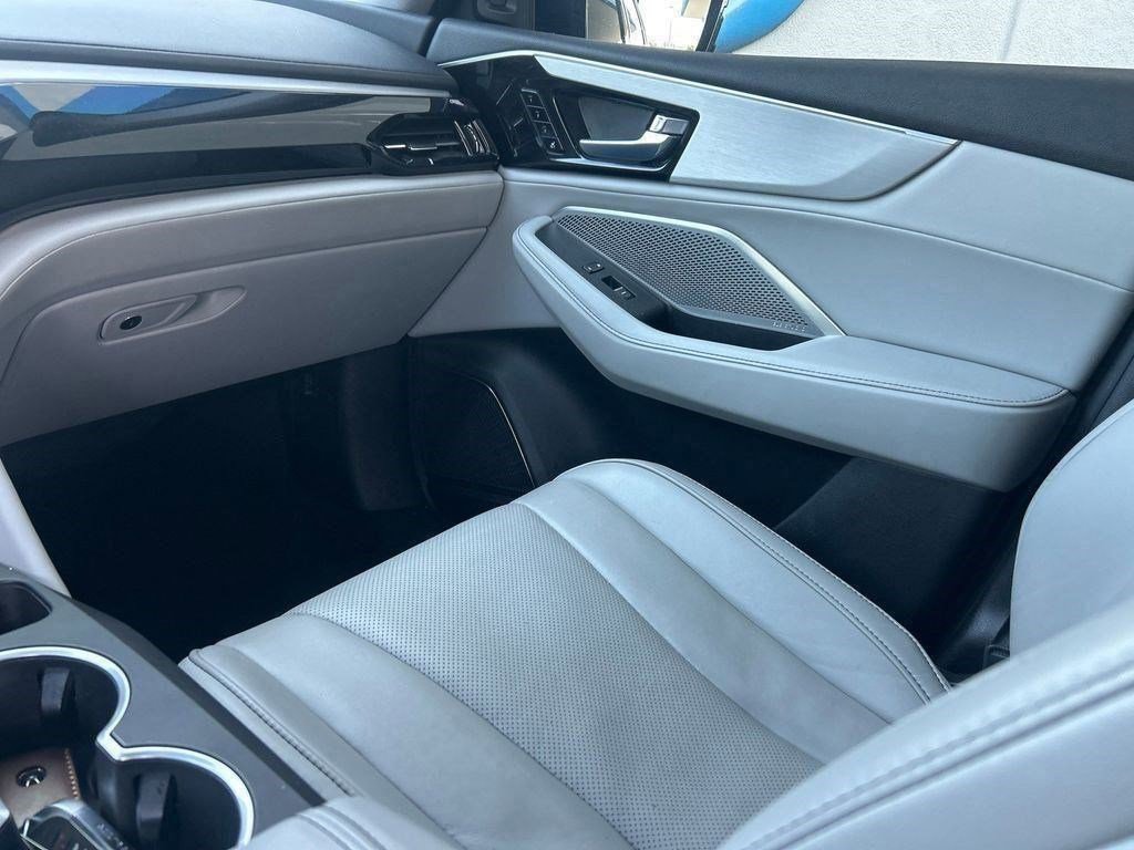 Used 2023 Acura MDX FWD w/ Technology Package image 17
