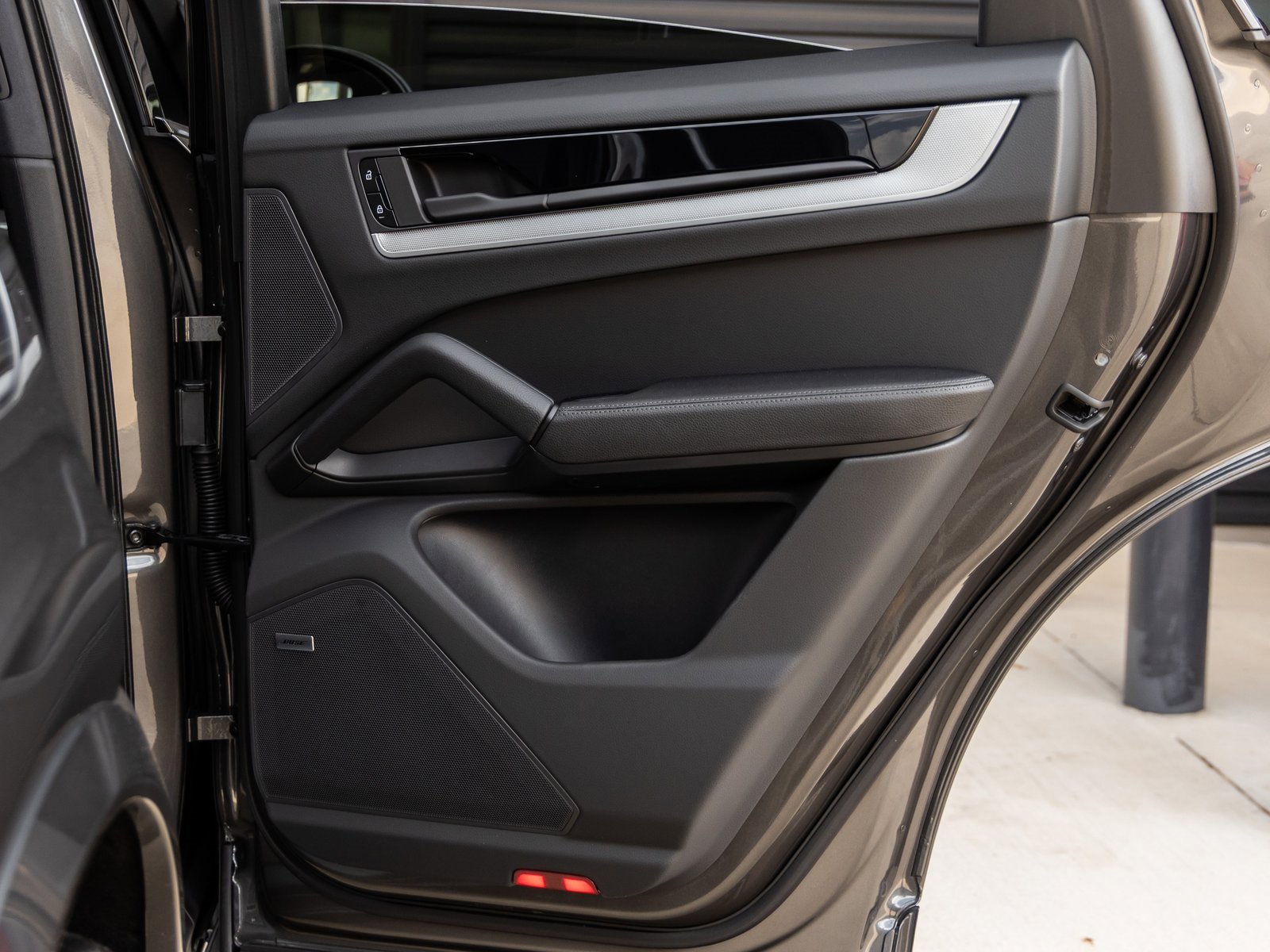 Certified 2025 Porsche Cayenne Coupe image 39