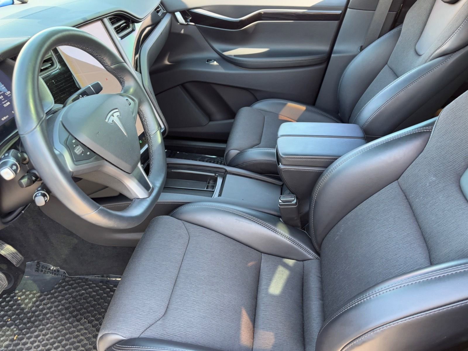 Used 2018 Tesla Model X 75D image 17