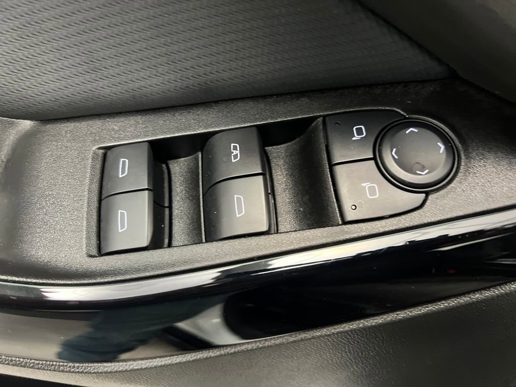 Used 2025 Chevrolet Equinox LT image 13