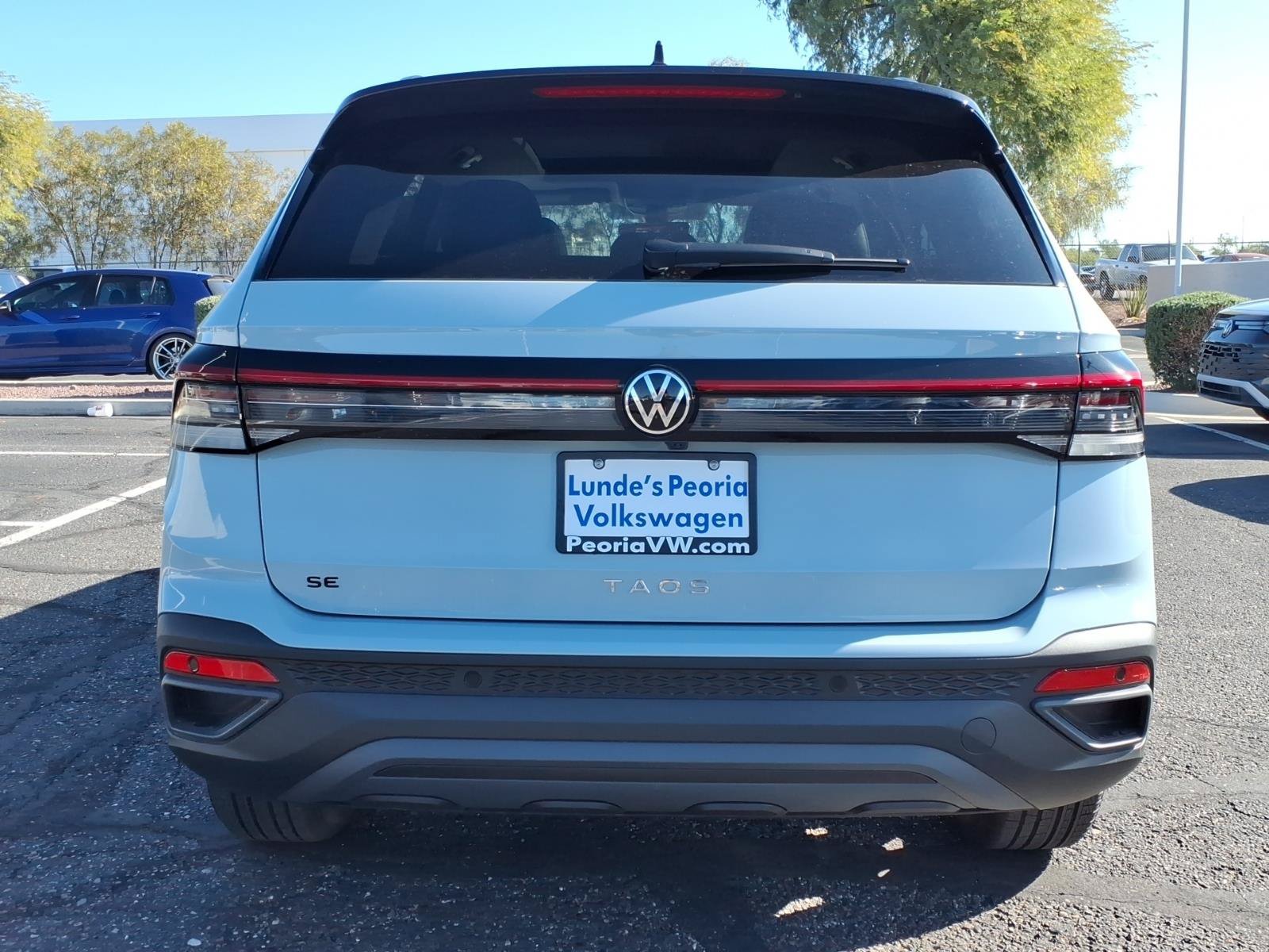 New 2026 Volkswagen Taos SE FWD image 3