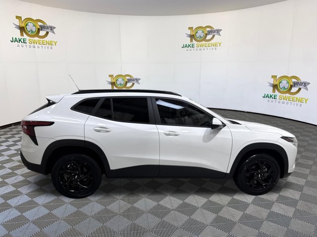 Used 2025 Chevrolet Trax LT w/ Driver Confidence Package FWD image 11