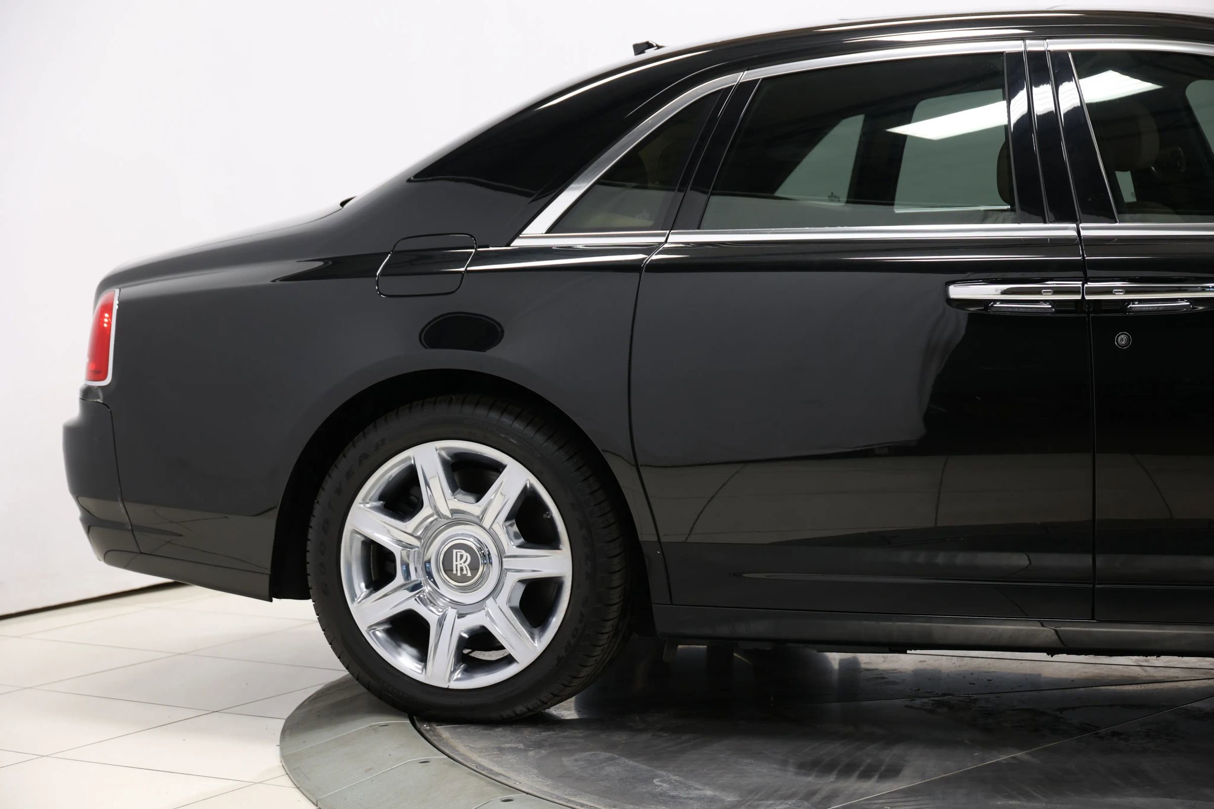 Used 2011 Rolls-Royce Ghost Sedan 4D image 63