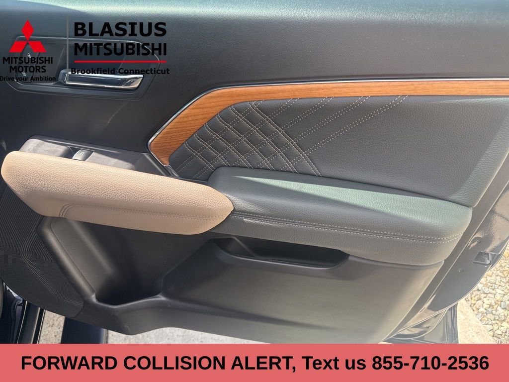 Used 2024 GMC Canyon Denali w/ LPO, Denali Black Edition image 17