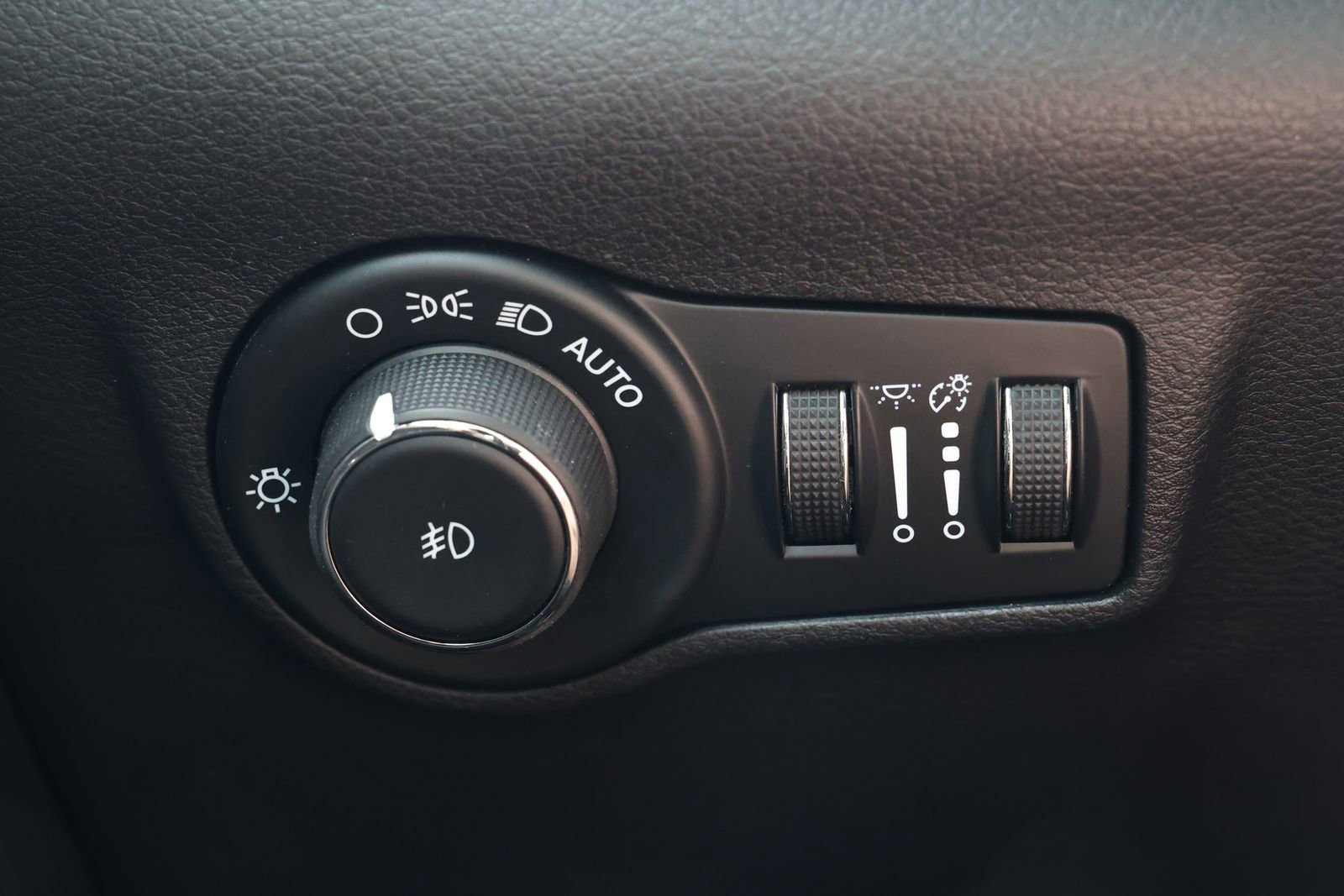 Used 2024 Jeep Compass Trailhawk image 25