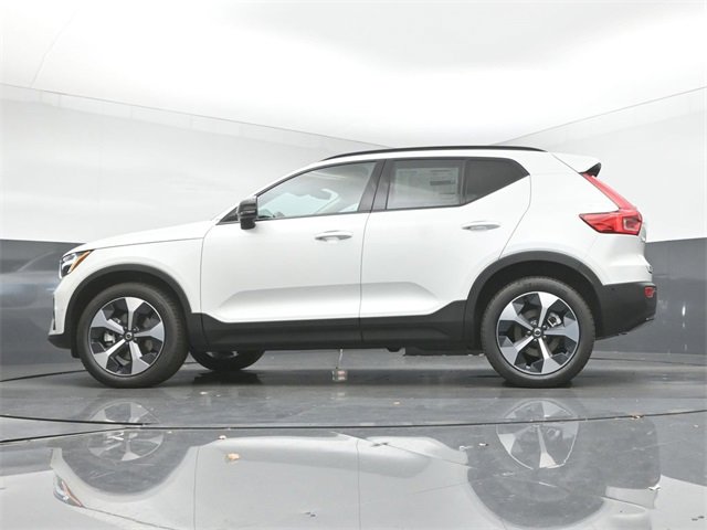 New 2026 Volvo XC40 B5 Plus w/ Protection Package Premier image 40