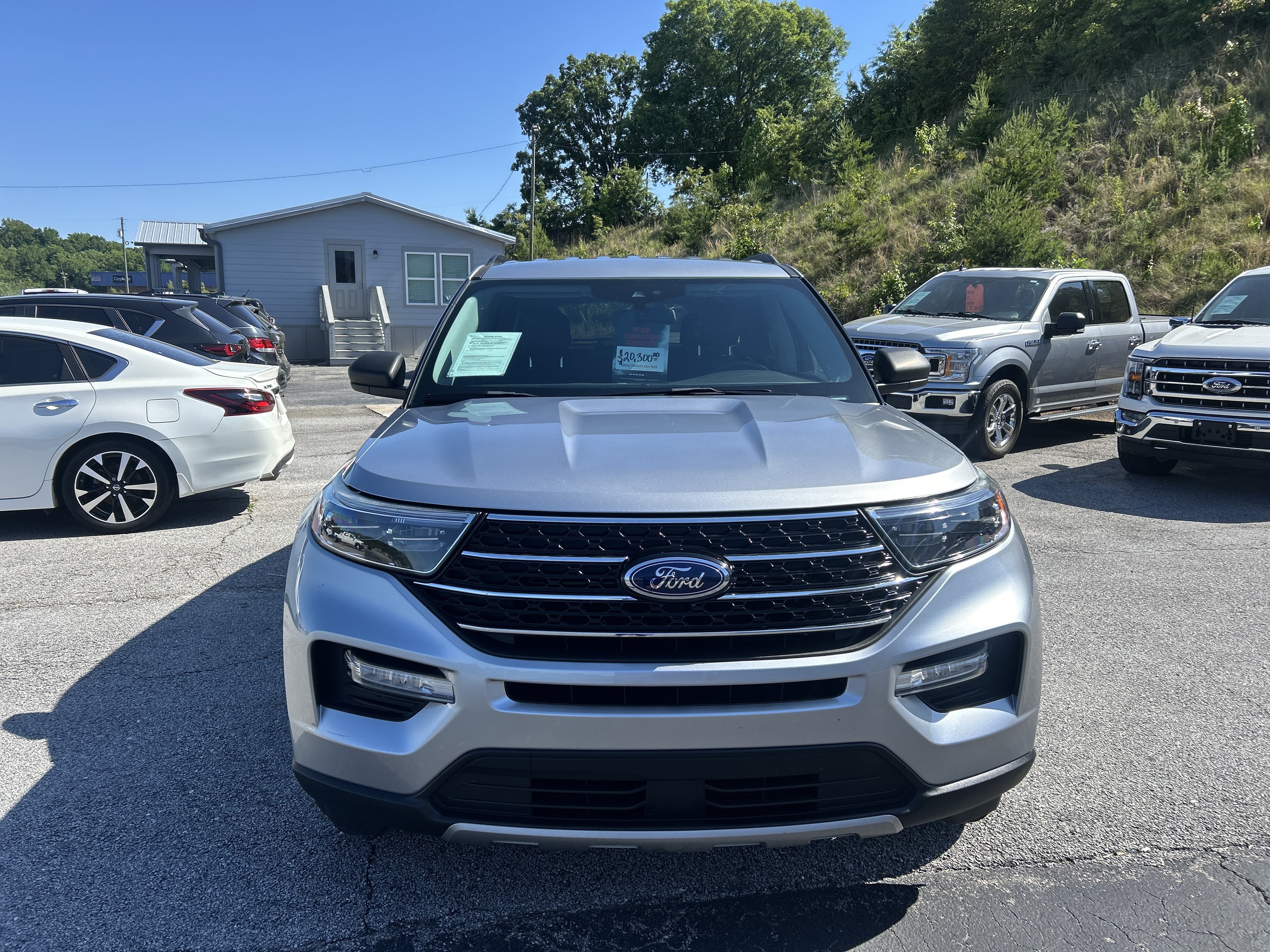 Used 2021 Ford Explorer XLT w/ Equipment Group 202A RWD image 18