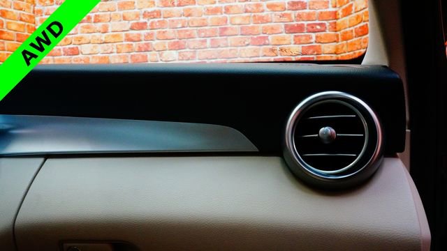 Used 2018 Mercedes-Benz C 300 4MATIC Sedan image 55