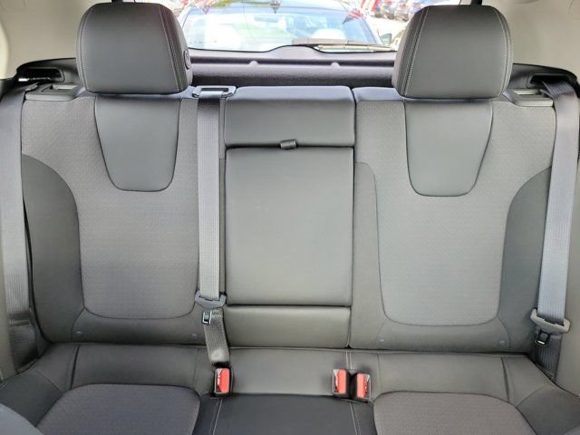 Used 2023 Buick Encore GX Select w/ Sport Touring Package FWD image 31