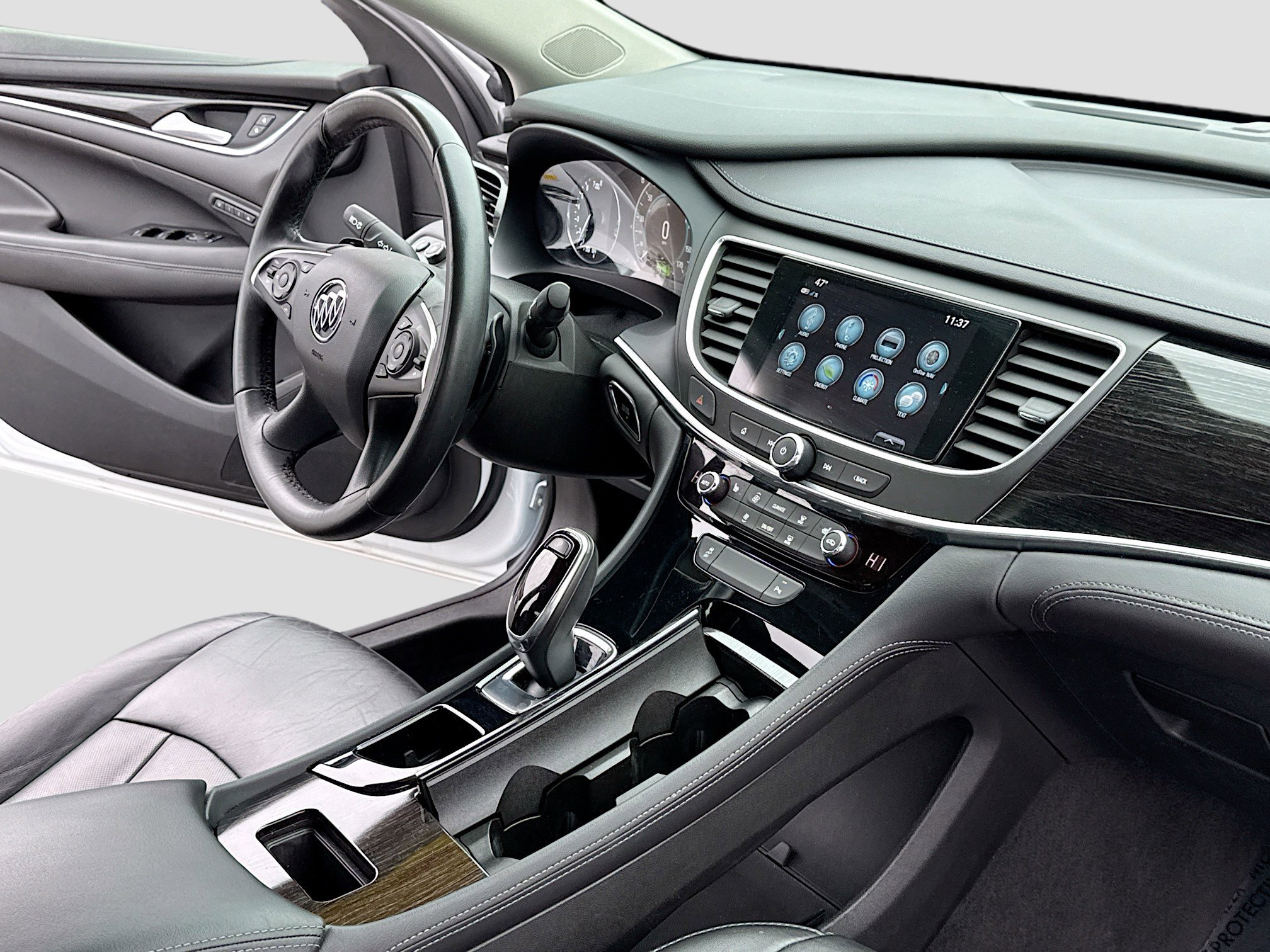 Used 2019 Buick LaCrosse Essence image 5