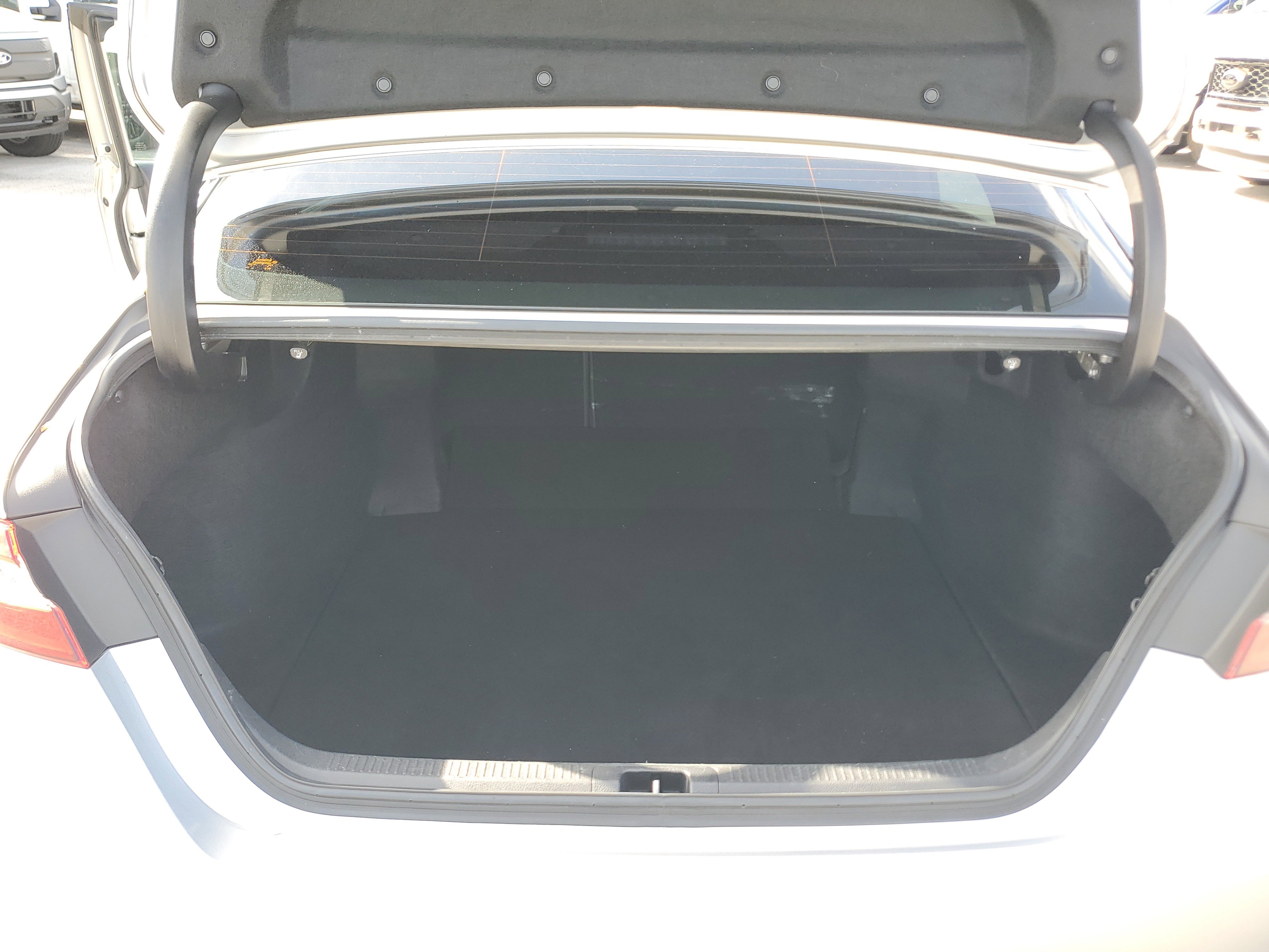 Used 2019 Toyota Camry XSE image 30