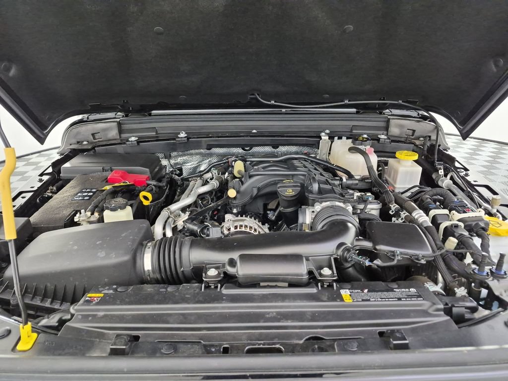 Used 2025 Jeep Gladiator Sport AWD/4WD image 35