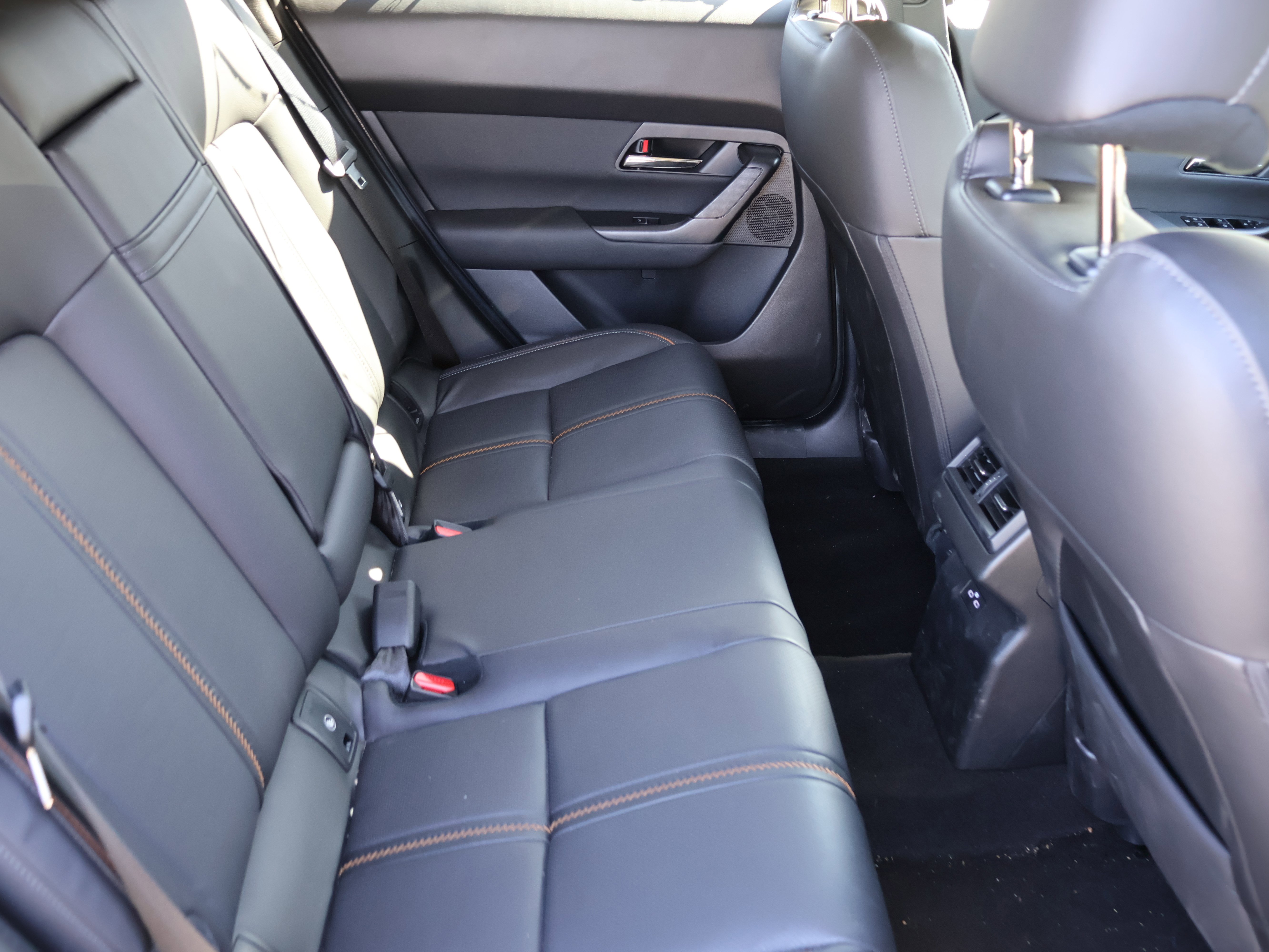 Certified 2025 MAZDA CX-50 2.5 Hybrid w/ Premium Plus Pkg image 13