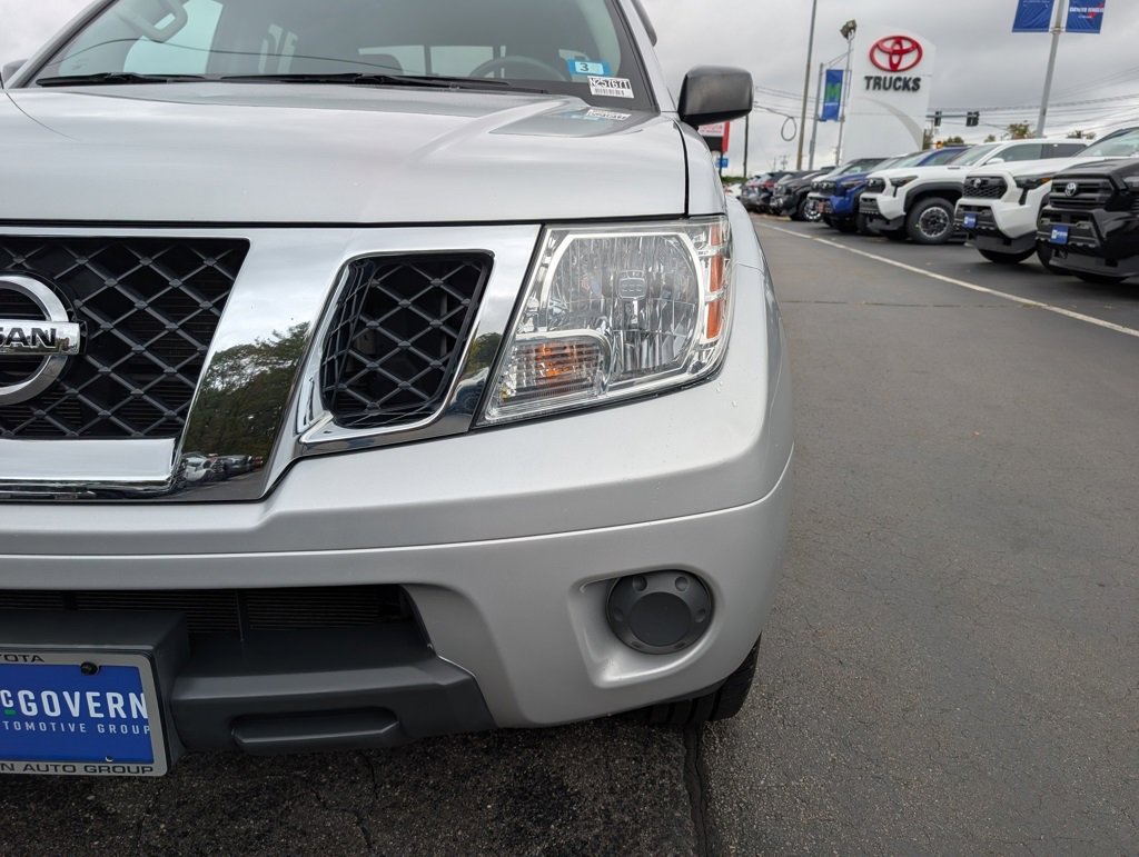 Used 2020 Nissan Frontier SV w/ SV Utility Package image 12