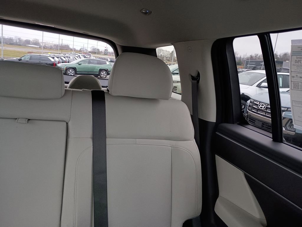 New 2026 Hyundai Santa Fe SE image 14