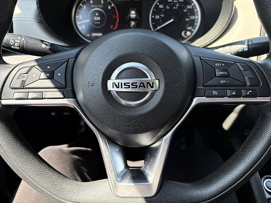 Used 2020 Nissan Versa SV FWD image 19