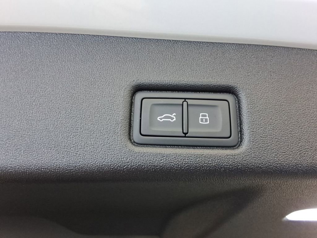 New 2025 Audi Q5 Prestige image 21