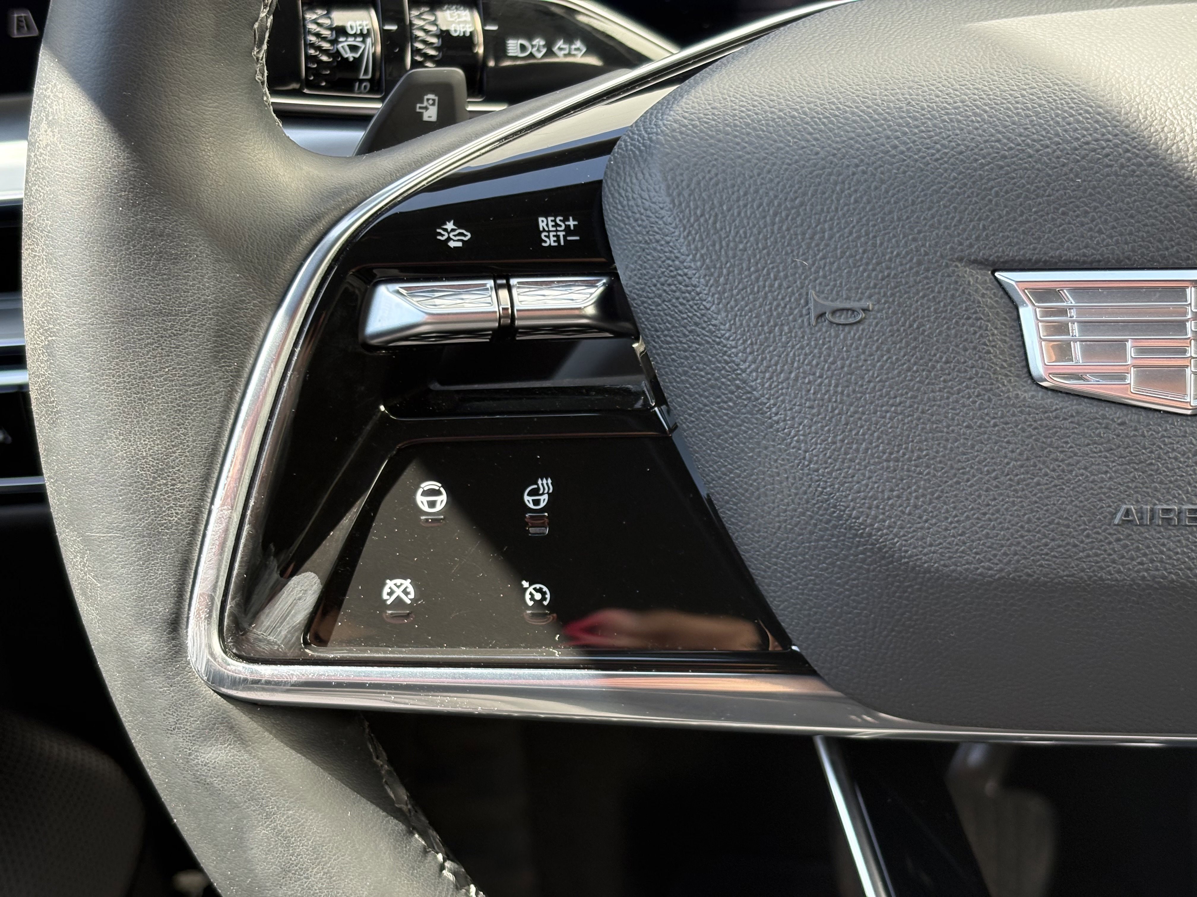 Certified 2024 Cadillac Lyriq Luxury AWD/4WD image 19