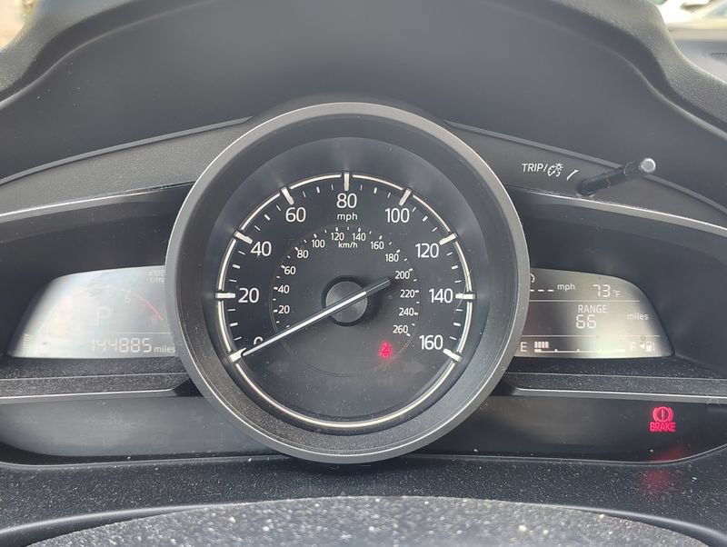Used 2018 MAZDA MAZDA3 Touring FWD image 13