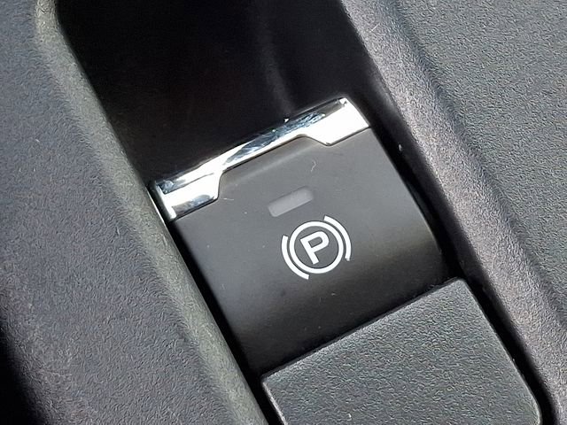 Certified 2025 Subaru Forester Premium image 27