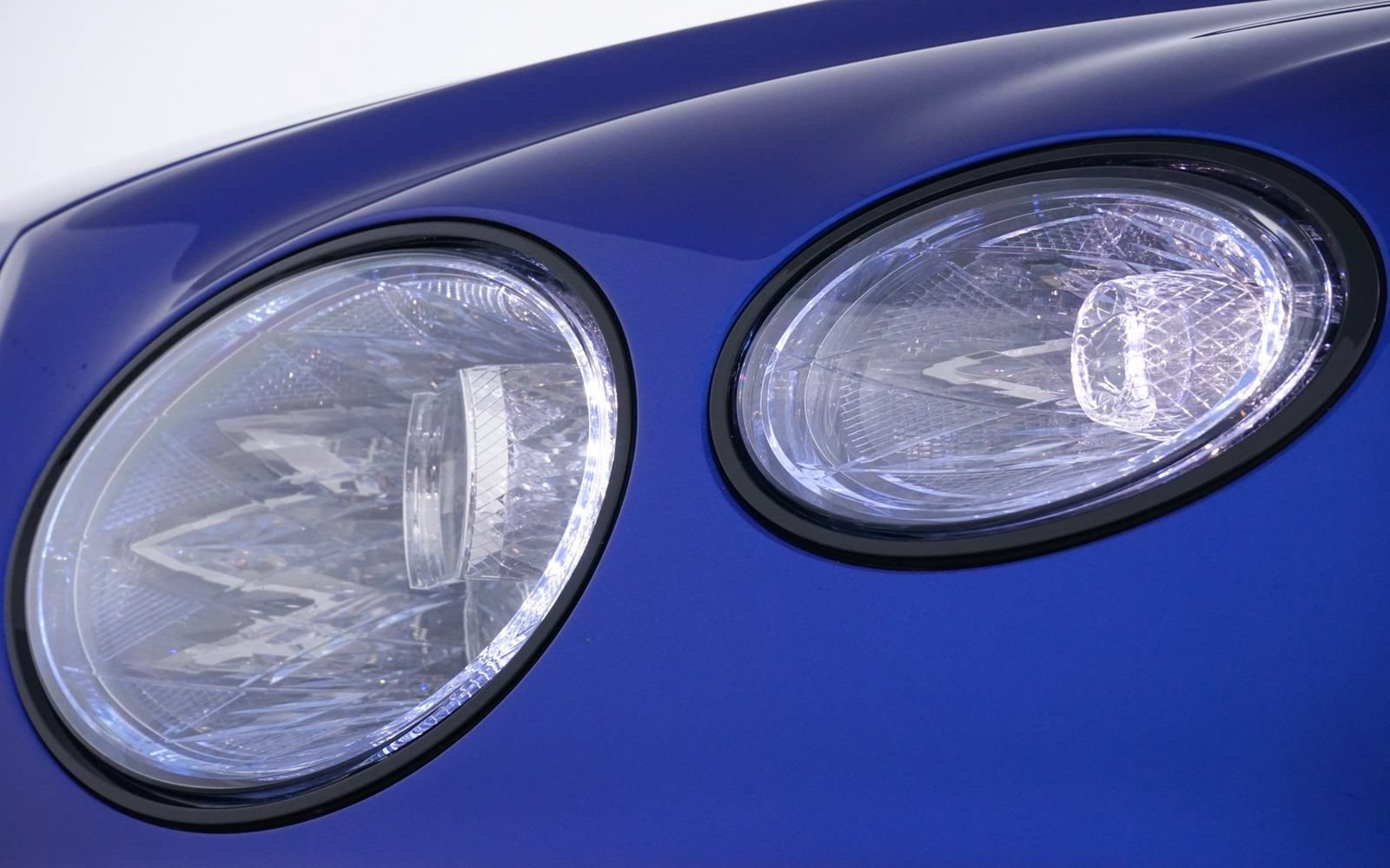 Used 2022 Bentley Bentayga AWD/4WD image 17