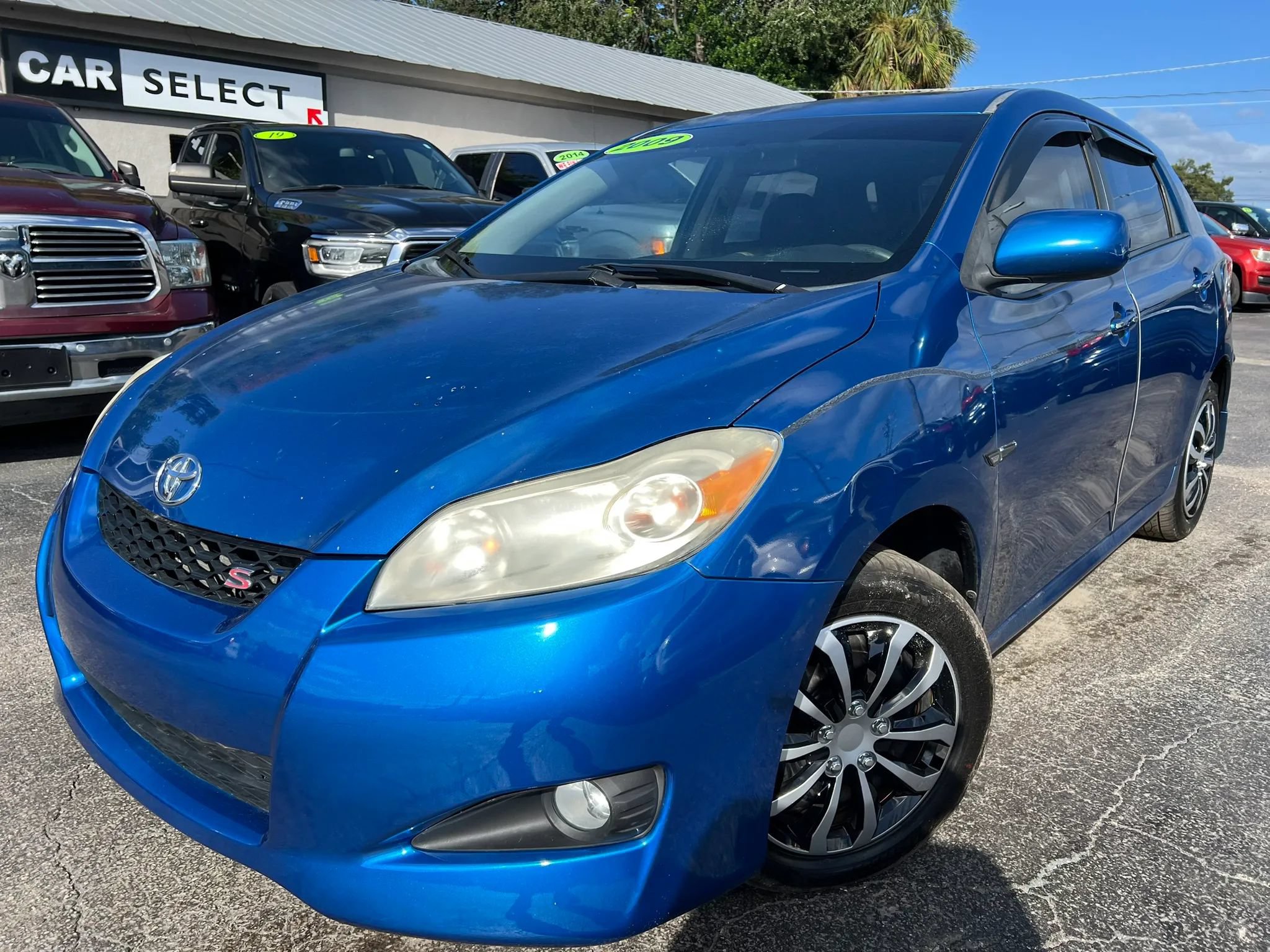 Used 2009 Toyota Matrix S w/ All Weather Guard Pkg FWD image 1