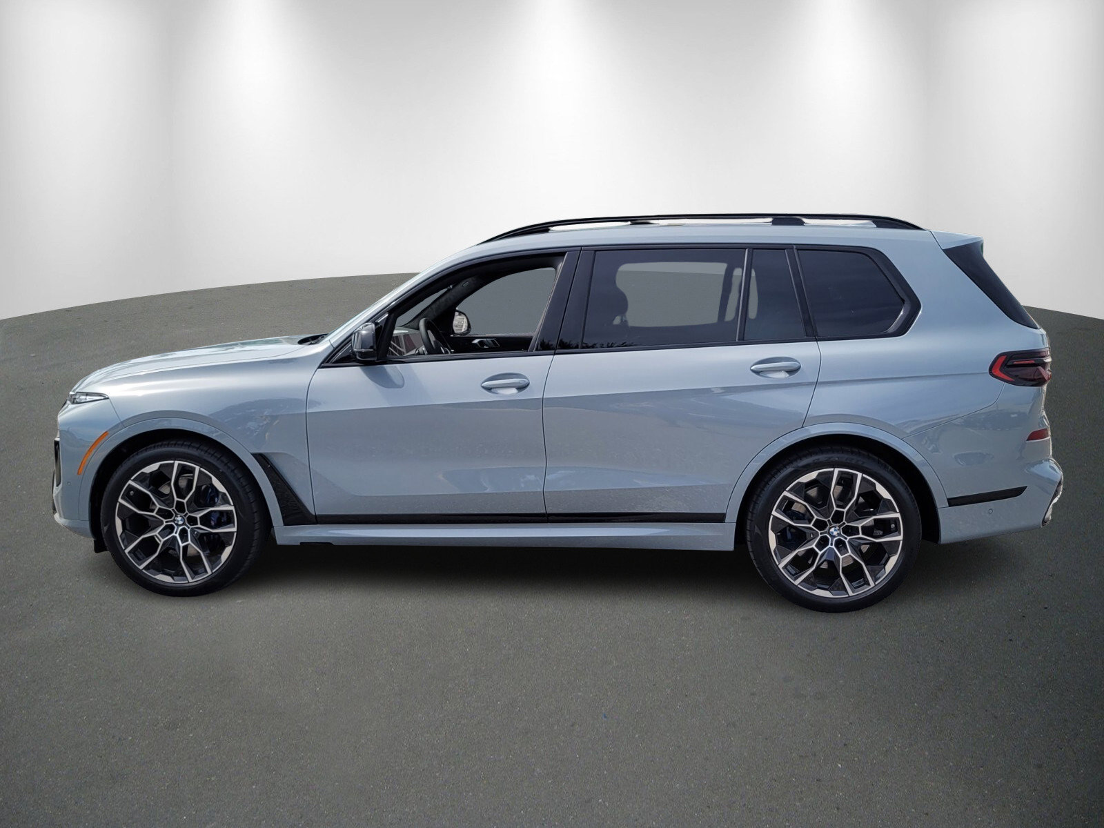 New 2026 BMW X7 M60i image 4