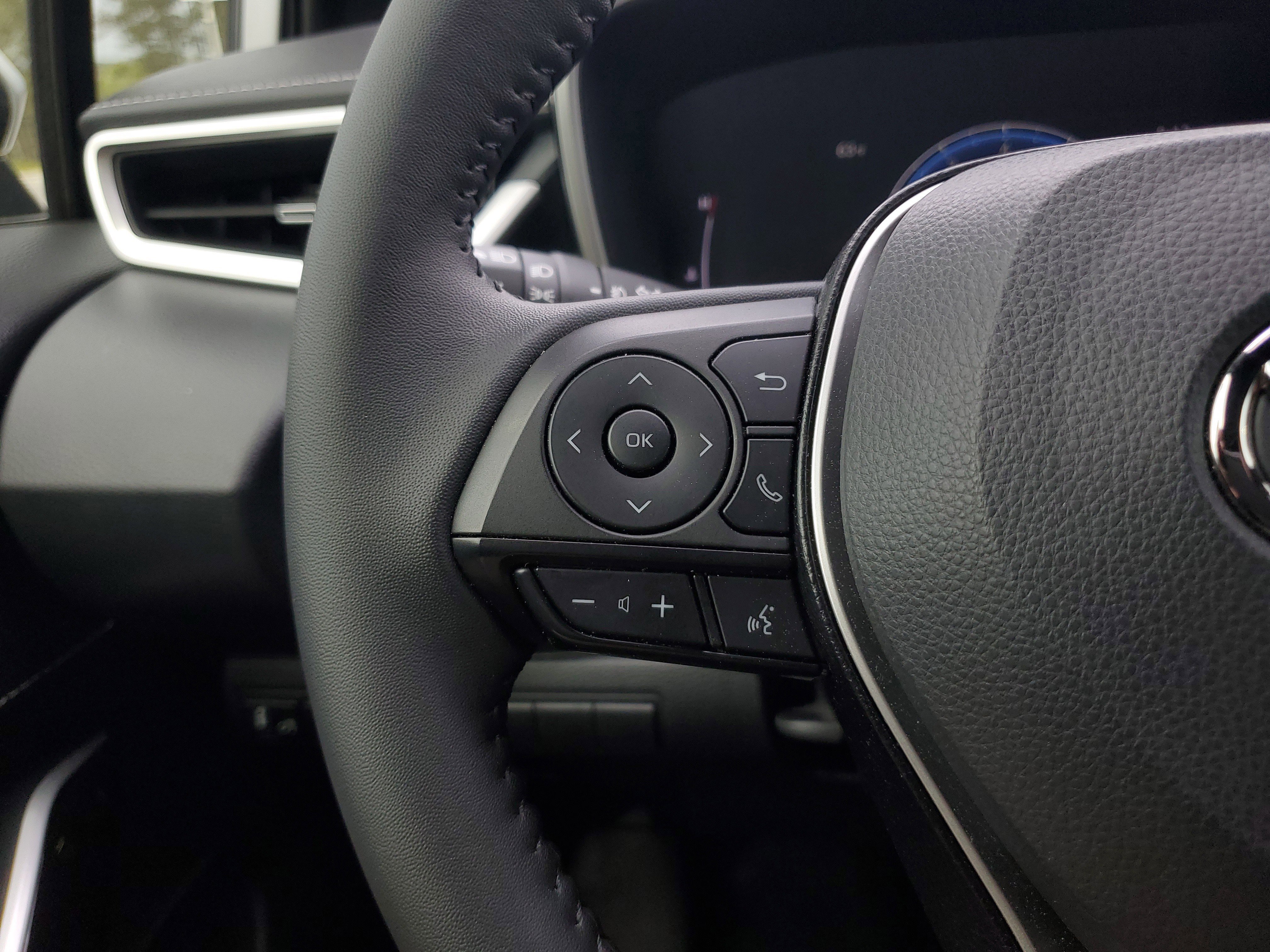 Used 2025 Toyota Corolla XSE image 20