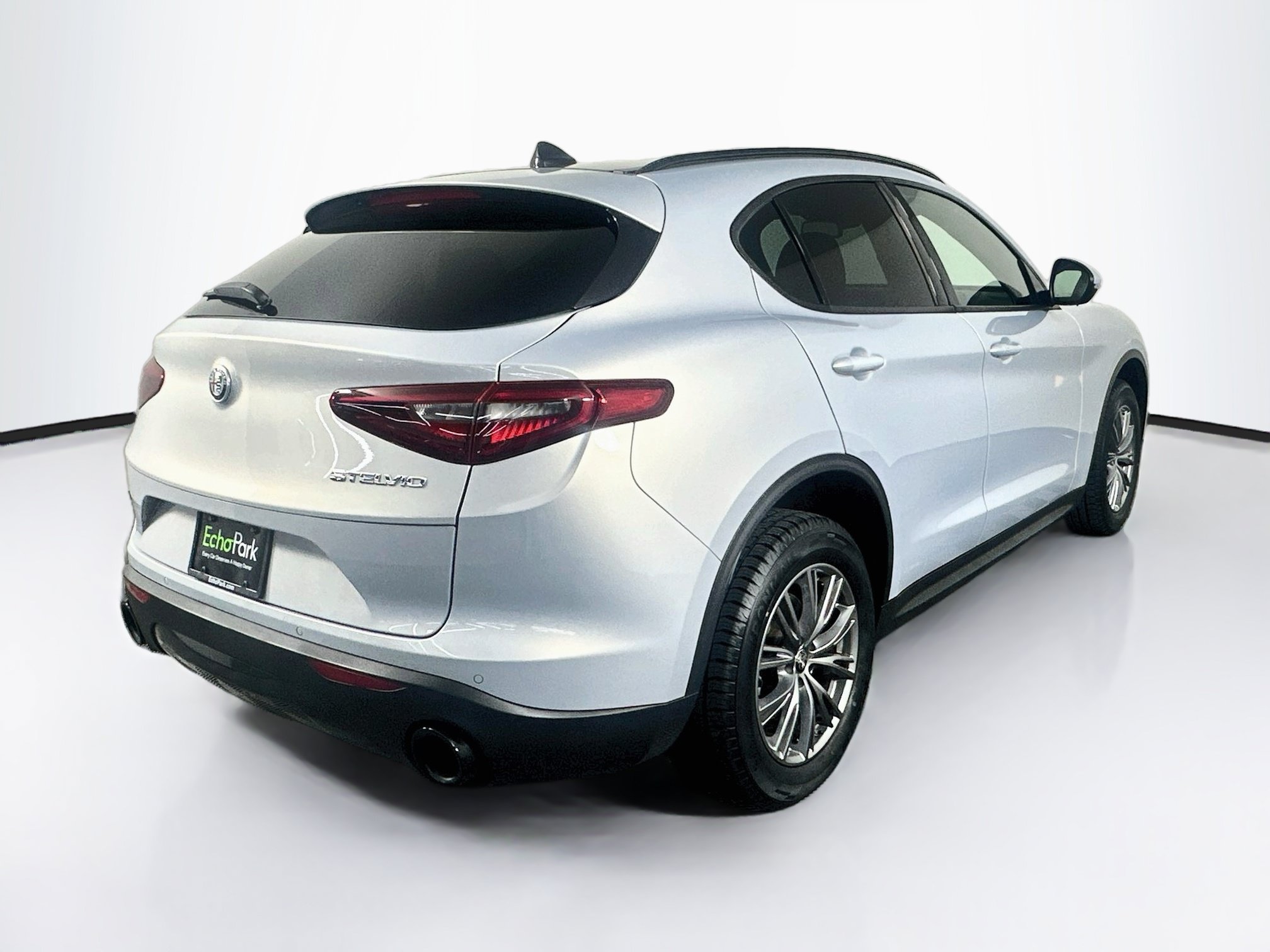 Used 2023 Alfa Romeo Stelvio Sprint RWD image 9