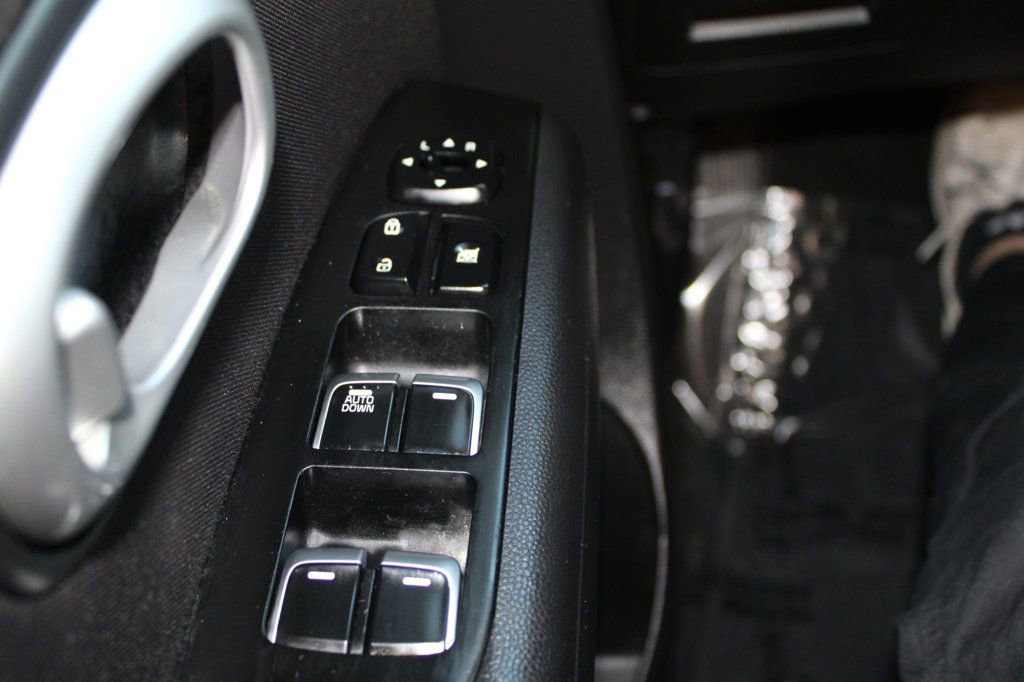 Used 2017 Kia Soul w/ Convenience Package image 27