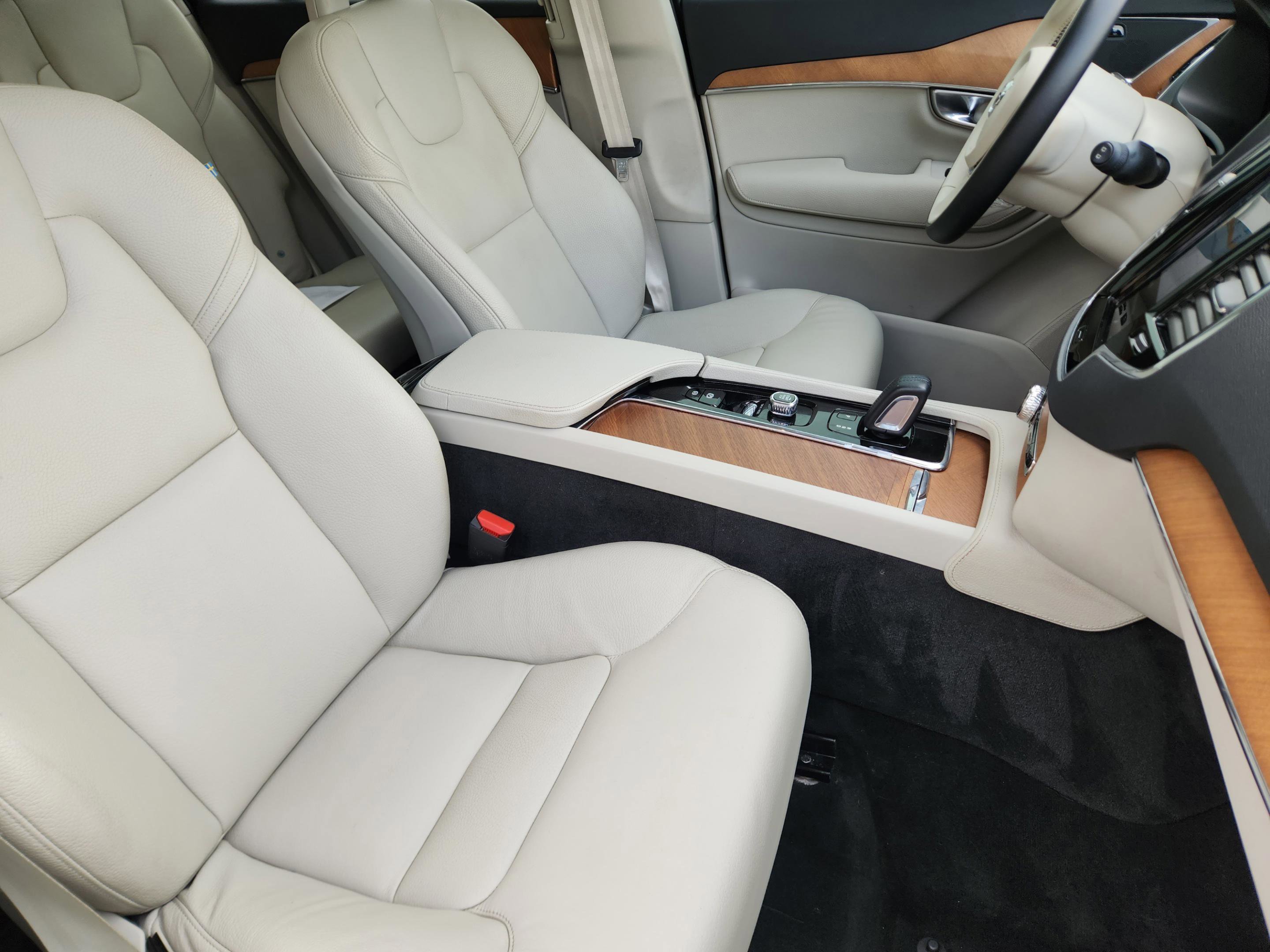 Used 2021 Volvo XC90 T8 Inscription Expression w/ Advanced Package image 6